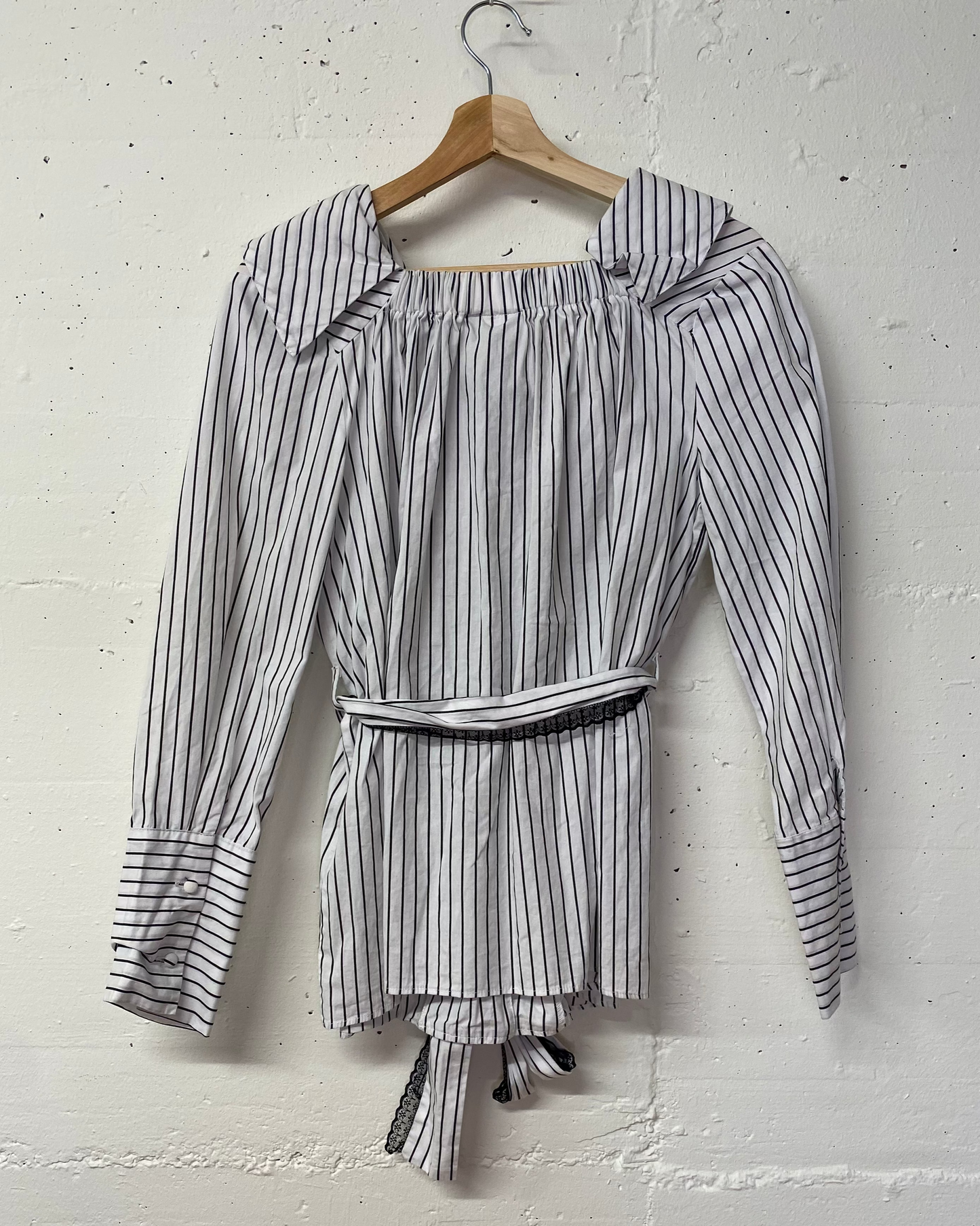 Lost Ink Secondhand Bluse – Weiss mit Streifen, Grösse 36