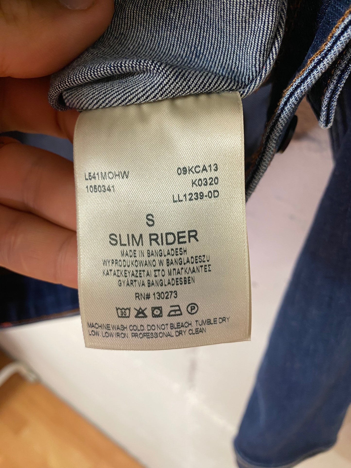 Coole Secondhand Jeansjacke (Lee) – Klassisch Blau, Grösse S