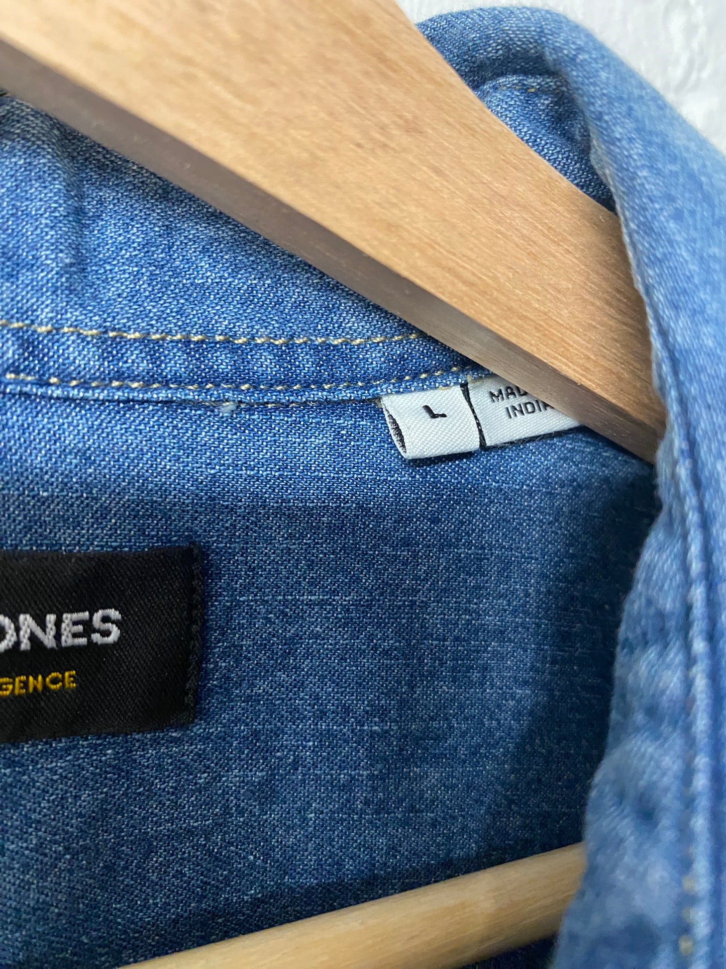 Kurzarm Secondhand Jeanshemd von Jack & Jones - Grösse L