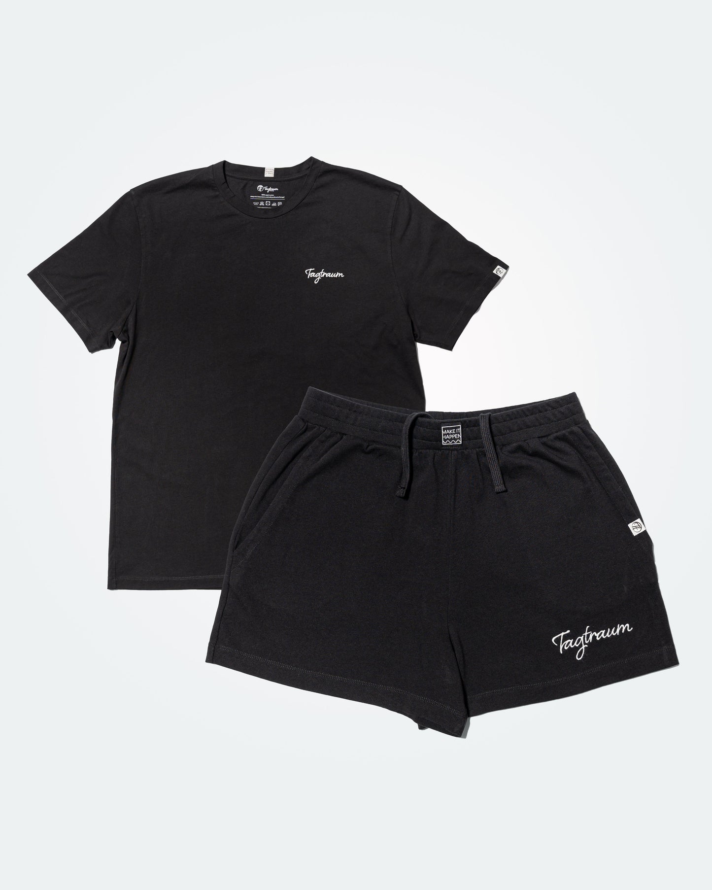 Ein Set aus einem coolen round neck unisex T-Shirt und einer lässigen, bequemen Frauenshorts; beides aus 100% Bio-Baumwolle. Schwarz, zeitlos, perfekt für warme Sommertage. Streetstyle mit Attitude und Fokus auf Nachhaltigkeit.