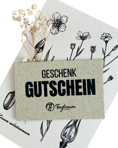 Schenke Nachhaltigkeit mit unserem physischen, kompakten Geschenkgutschein aus Graspapier und Altpapier. Liebevoll in einem kleinen Betrieb in Polen gefertigt.