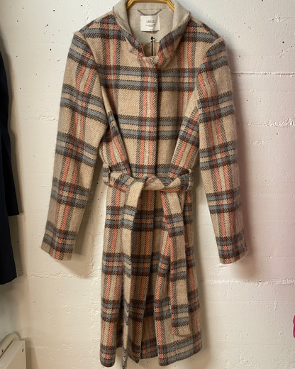 Kuschelig warmer Wollmantel von der Marke Lanius, kariert, Second Season, Ungetragen, perfekt für Herbsttage. Fair und nachhaltig produziert.