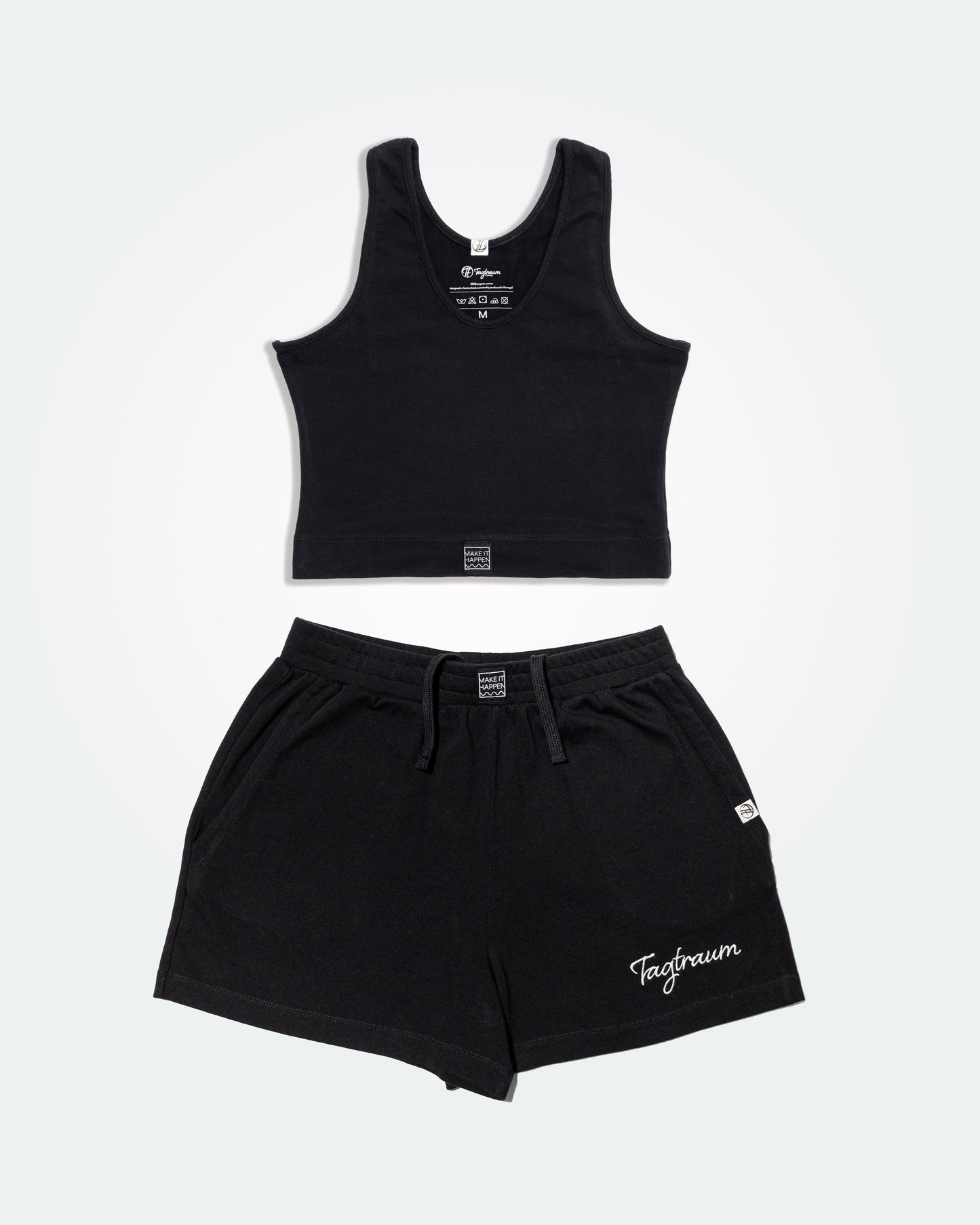 Ein tolles Set aus zwei unserer Must Have Basics: Das Tagtraum Crop Top und die Frauen Shorts. 