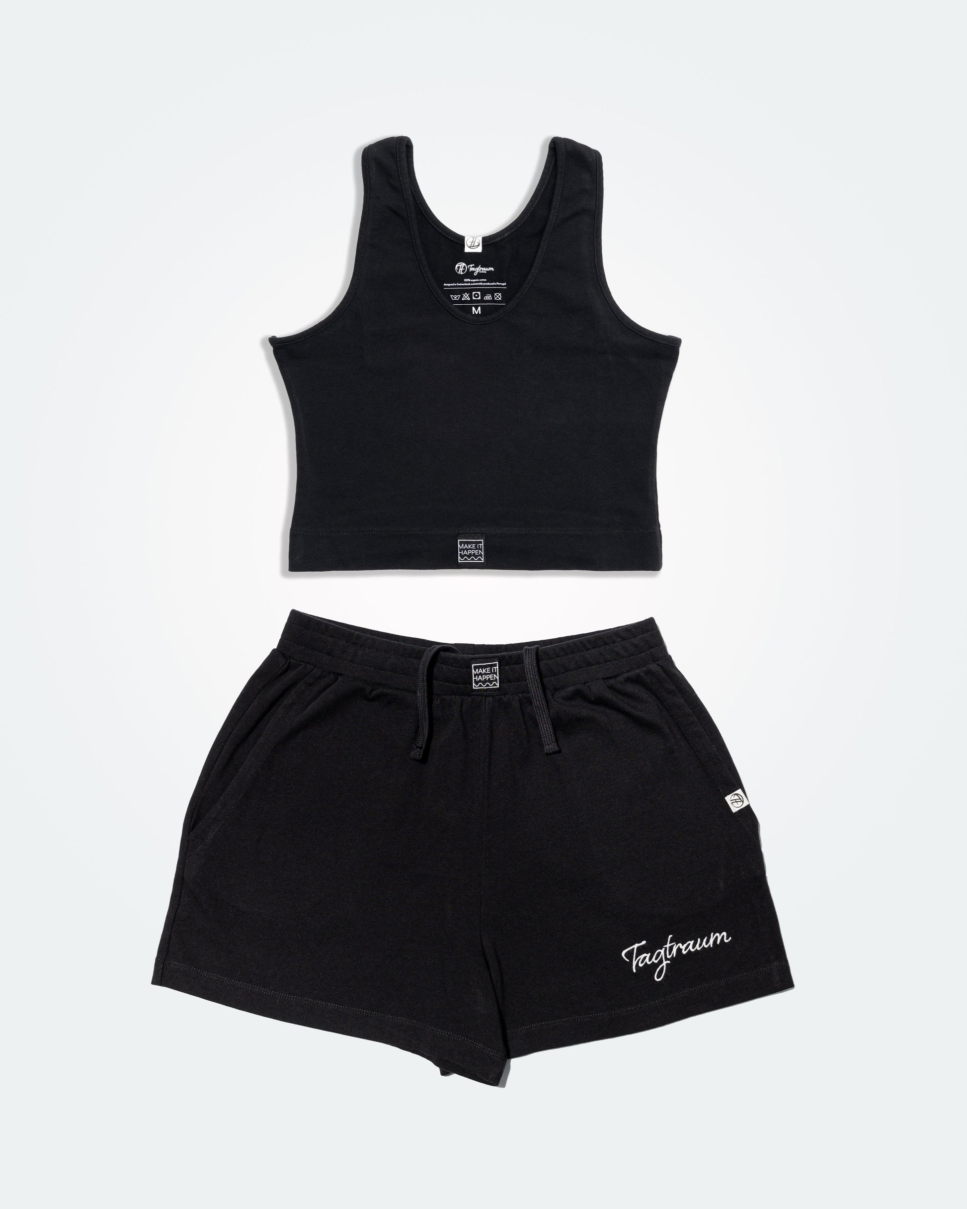 Ein tolles Set aus zwei unserer Must Have Basics: Das Tagtraum Crop Top und die Frauen Shorts. 